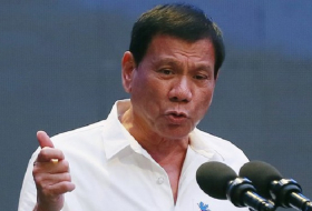 Philippines: Rodrigo Duterte orders soldiers to shoot female rebels 'in the vagina'